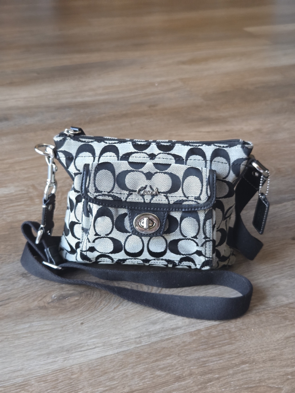 Coach Jacquard Signature Print Shoulder Bag Black & Gray Crossbody Purse